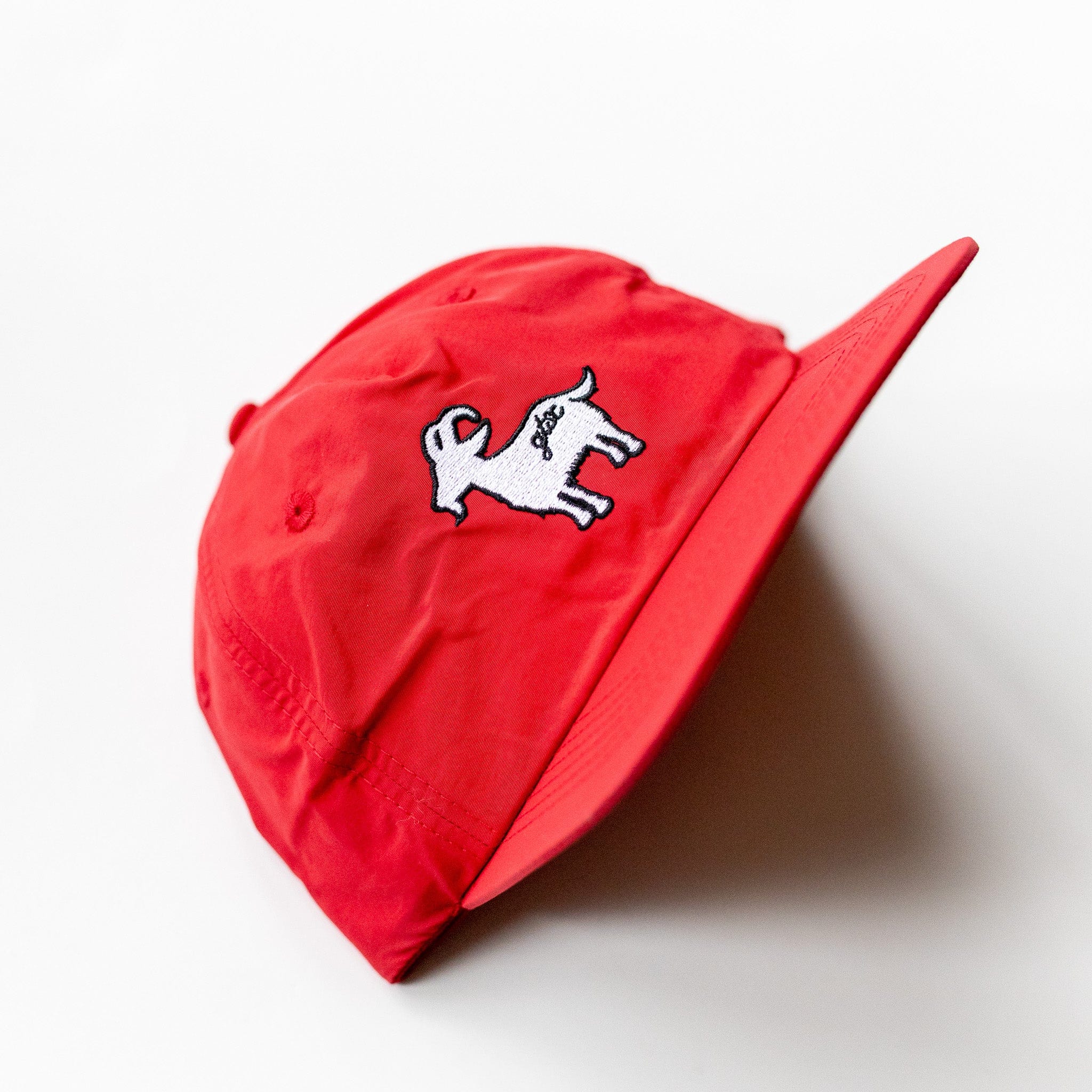 ***MOE Chapeau (Red) Hat Canada-Golf-Lifestyle-Clothing-Brand